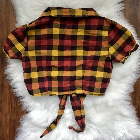 Forever 21 Plaid Patterned Cropped Button Down - Picture 3 of 3